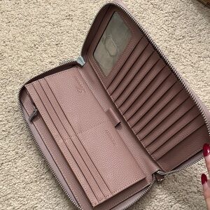 Elegant Pink Zip Wallet